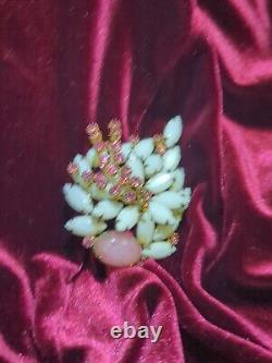 20k Vintage Weiss Rare Brooch Milk Glass Jelly Belly Rare