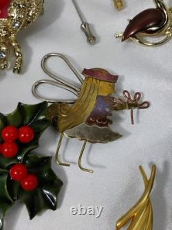 40 pc lot Vintage Antique Lot of Rhinestone 1950's 60's Brooches, & More