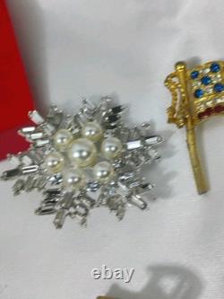 40 pc lot Vintage Antique Lot of Rhinestone 1950's 60's Brooches, & More