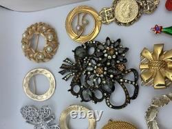 41 Piece Brooch Pin Lot Vintage Gold Signed/Unsigned 2 Missing Stones Reseller