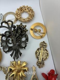 41 Piece Brooch Pin Lot Vintage Gold Signed/Unsigned 2 Missing Stones Reseller