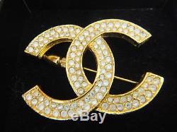 Authentic Chanel CC Logo Crystal Rhinestone Vintage 174 Gold Brooch withbox