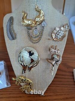 Brooches Vintage Varies Unique Designs & Styles 30 Brooches In This Grouping