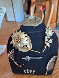 Brooches Vintage Varies Unique Designs & Styles 30 Brooches In This Grouping