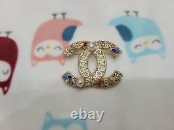 CHANEL Pale Gold Plated CC Logos Vintage Pearl Rhinestone Brooch Pin Multi-Color