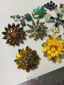 Collection Lot Vintage Rhinestone Brooches. Many Colors and Designs N4
