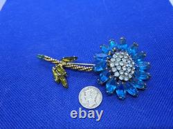 Fabulous Weiss Retro Flower Brooch