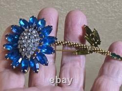 Fabulous Weiss Retro Flower Brooch