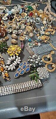 Gorgeous JEWELRY LOT Vintage Antique Art Deco rare Brooches signed and book pei