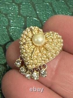 HATTIE CARNEGIE Heart Brooch Pearls Dangle Rhinestones Beautiful! Vintage 1