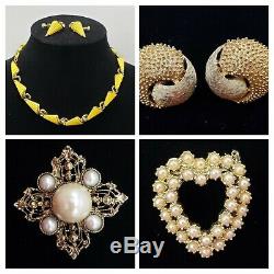 HUGE LOT 150 VINTAGE RHINESTONE PINS BROOCH Clip On Earrings Necklace Bracelets