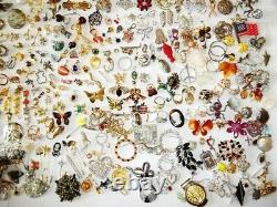 Huge 573 Item Lot! Vintage Brooches Pendants Earrings Coro Monet Crown Trifari