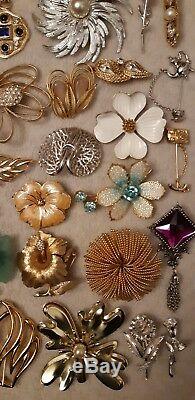 Huge Lot Of Vintage Jewelry ALL BROOCHES Wearable And In Great Shape Rhinestones
