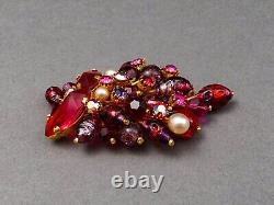 Kramer Austria Vintage Gold Tone Red Purple Gripoix Glass Faux Pearl Brooch Pin