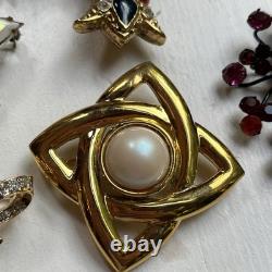 Lot 16 Vintage Brooches 1928 Carolee AK Austria Coro Germany Dorlan Czech Avon