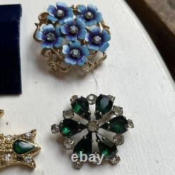 Lot 16 Vintage Brooches 1928 Carolee AK Austria Coro Germany Dorlan Czech Avon