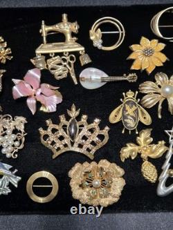 Lot of 25 Vintage Jewelry Brooches Most Signed Cerrito Krement And More