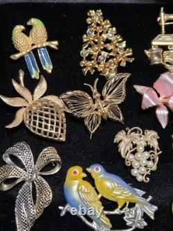 Lot of 25 Vintage Jewelry Brooches Most Signed Cerrito Krement And More