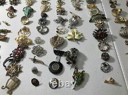 Moms Estate Huge Lot of 285 Vintage-Modern Pins Brooches 60 + Signed