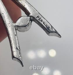 Pennino Vintage Silver Tone Rhinestone Glass Point Petals Flower Brooch Pin