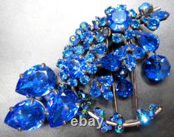 ROGER JEAN PIERRE Depose Electric Blue Glass Rhinestone Crystal Vintage Fur Clip