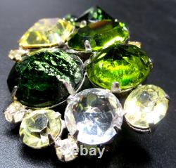 SCHREINER Gorgeous Green Inverted Rhinestone Signed Vintage Pin Brooch