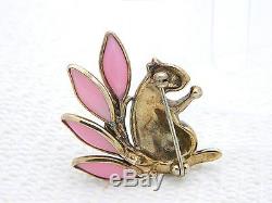 VTG 1950 CROWN TRIFARI Gold Tone Pink Glass Squirrel Clip Earrings Brooch