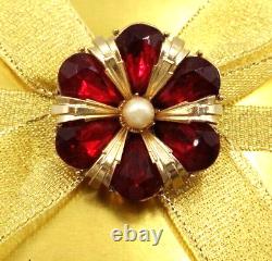 VTG 1950's CORO Gold Tone Simulated Pearl Center with Red Rhinestones Brooch Pin