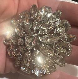 VTG Kramer Signed silver tone CLEAR & SPARKLY Broochlg appx 3x3 Offers Welcome