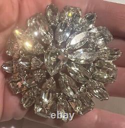 VTG Kramer Signed silver tone CLEAR & SPARKLY Broochlg appx 3x3 Offers Welcome