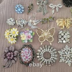 Vintage Brooch Lot Of 30 Monet Coventry
