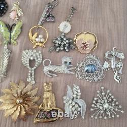 Vintage Brooch Lot Of 30 Monet Coventry