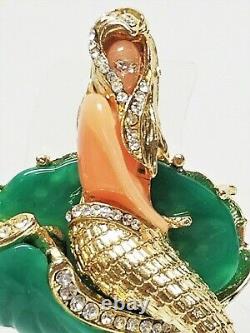 Vintage Carved Molded Lucite Figural Mermaid Clam Shell Rhinestone Brooch Bk Pc