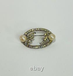 Vintage Costume Jewelry Brooch Pin Gold Tone Rhinestones Pearl