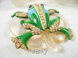 Vintage Crown Trifari Enameled Frog on a Lucite Lilly Pad Brooch Pin 9a5