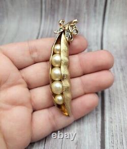 Vintage Crown Trifari Pea Pod Brooch Pin Alfred Philippe Faux Pearl & Rhinestone