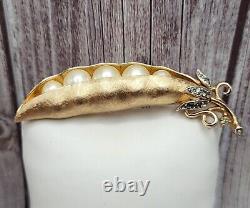 Vintage Crown Trifari Pea Pod Brooch Pin Alfred Philippe Faux Pearl & Rhinestone