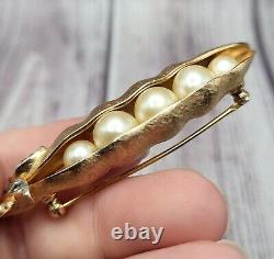 Vintage Crown Trifari Pea Pod Brooch Pin Alfred Philippe Faux Pearl & Rhinestone