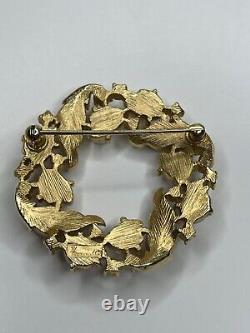 Vintage Crown Trifari Sorrento Baby Tooth Faux Pearl Gold Tone Wreath Brooch