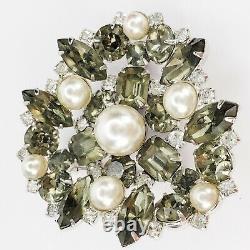 Vintage D&E Juliana Pale Green Faceted Rhinestone and Faux Pearl Pin Brooch