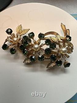 Vintage Eisenberg Ice Green Clear Rhinestones Pearls gold Tone pin brooch