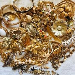 Vintage Estate Jewelry Lot Of 56 Gold Plated/Tone Brooches Trifari Ciner Coro
