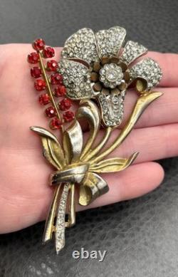 Vintage Gold Tone Pot Metal Rhinestone Red Flower Bouquet Brooch Pin READ