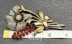 Vintage Gold Tone Pot Metal Rhinestone Red Flower Bouquet Brooch Pin READ