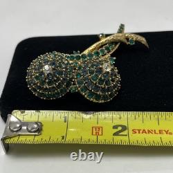 Vintage Green Emerald Faceted Rhinestone Brooch Dainty Gold Plate Signed Ciner