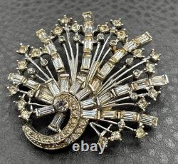 Vintage High End Starburst Swirl Fan Crystal Rhinestone Art Deco Old Brooch Pin