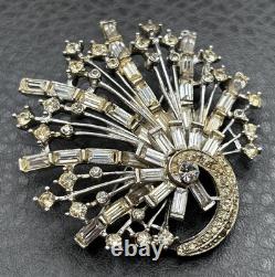 Vintage High End Starburst Swirl Fan Crystal Rhinestone Art Deco Old Brooch Pin