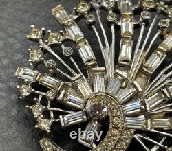 Vintage High End Starburst Swirl Fan Crystal Rhinestone Art Deco Old Brooch Pin