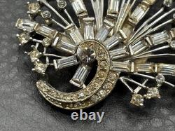 Vintage High End Starburst Swirl Fan Crystal Rhinestone Art Deco Old Brooch Pin