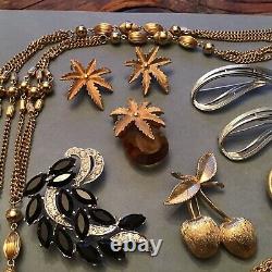 Vintage Jewelry Estate Lot Sarah Cov. SETS Rhinestones Earrings Brooches